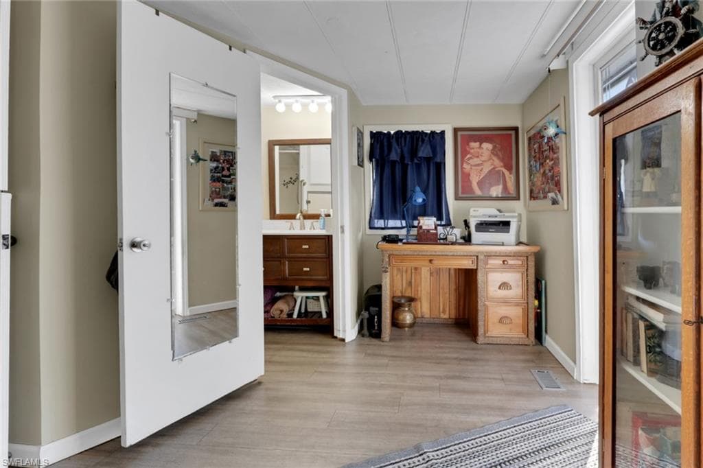 20 Derhenson DR, NAPLES FL 34114-19