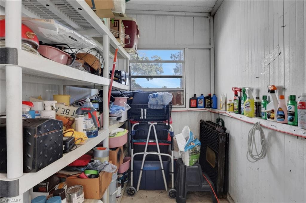 20 Derhenson DR, NAPLES FL 34114-23