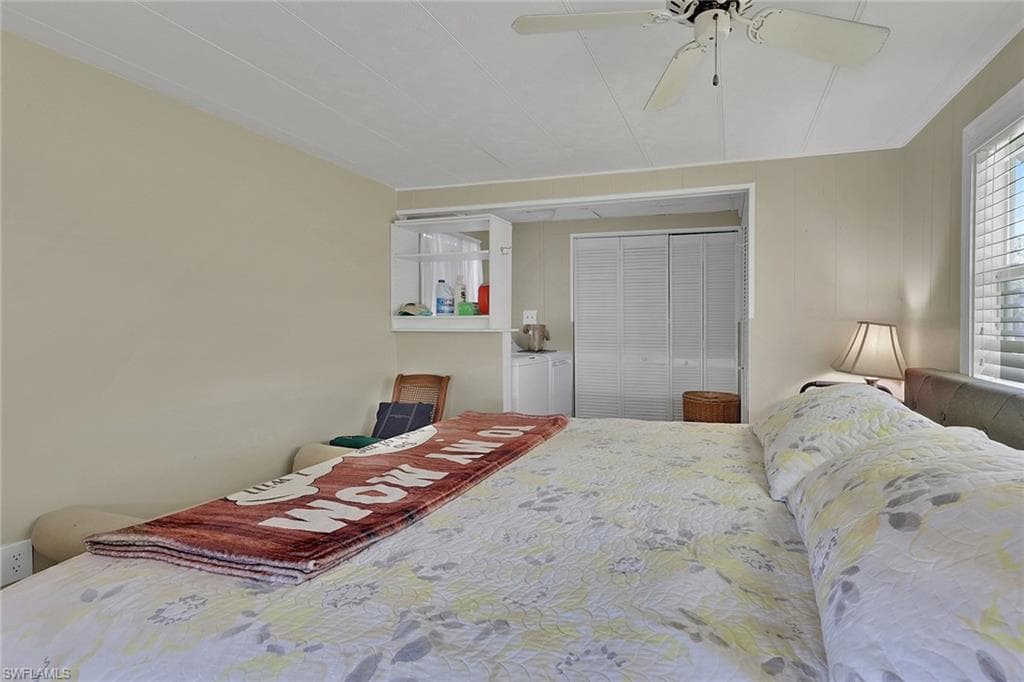 20 Derhenson DR, NAPLES FL 34114-13