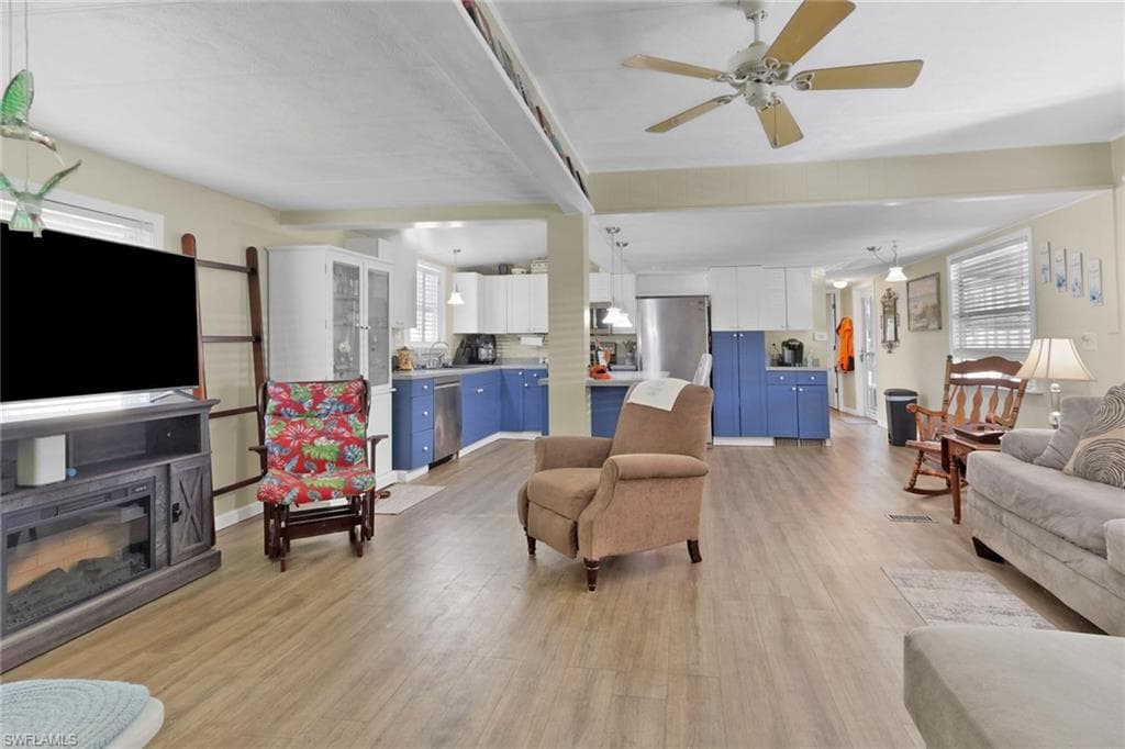 20 Derhenson DR, NAPLES FL 34114-7