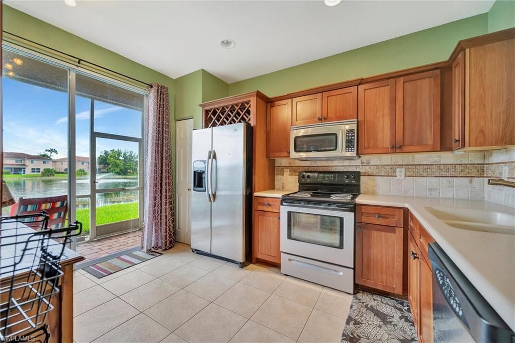 9808 Roundstone CIR, FORT MYERS FL 33967-12