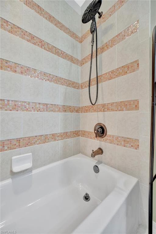 9808 Roundstone CIR, FORT MYERS FL 33967-25