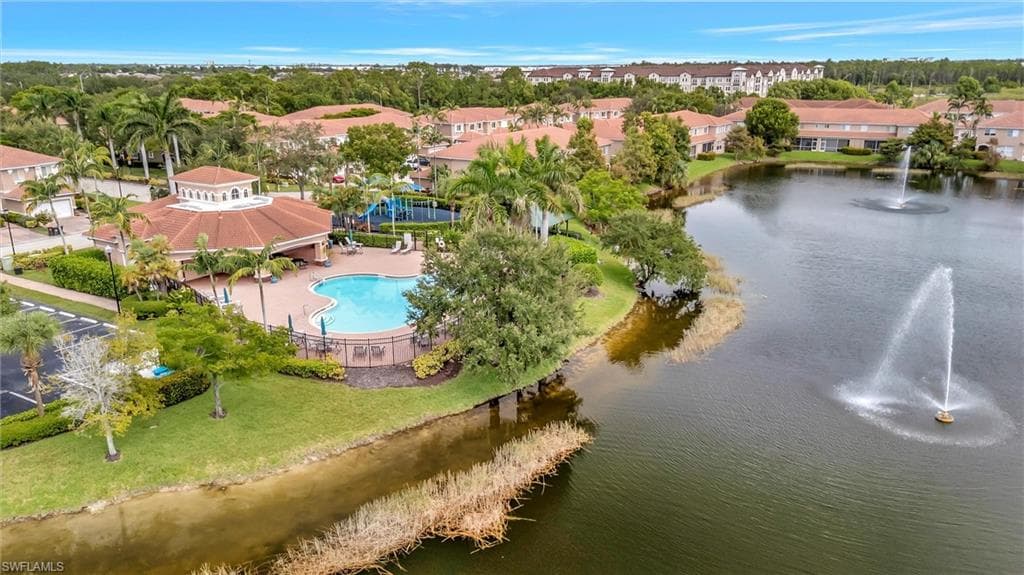 9808 Roundstone CIR, FORT MYERS FL 33967-31