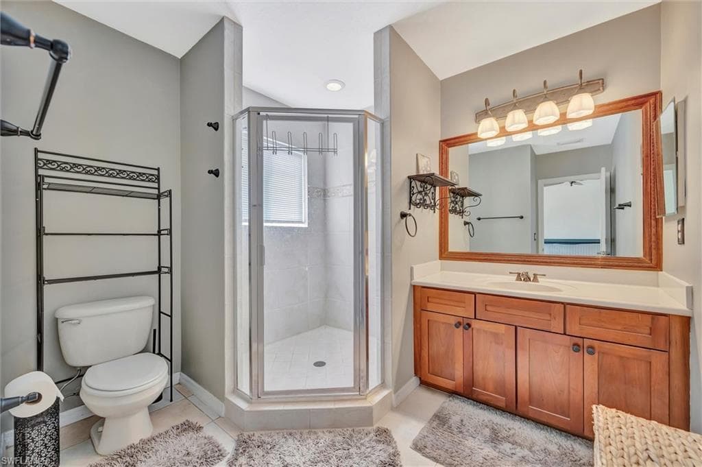 9808 Roundstone CIR, FORT MYERS FL 33967-20