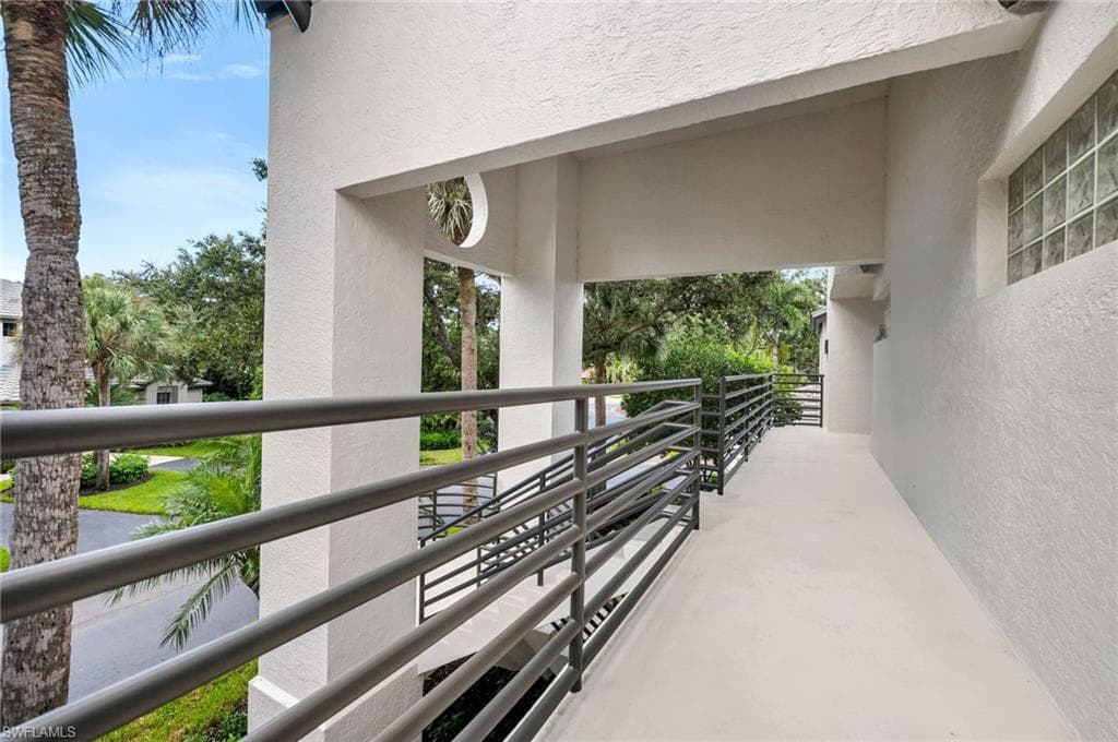 27026 Oakwood Lake DR # 202, BONITA SPRINGS FL 34134-15