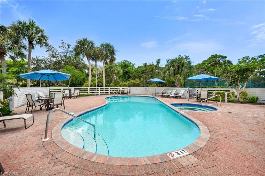 27026 Oakwood Lake DR # 202, BONITA SPRINGS FL 34134-17