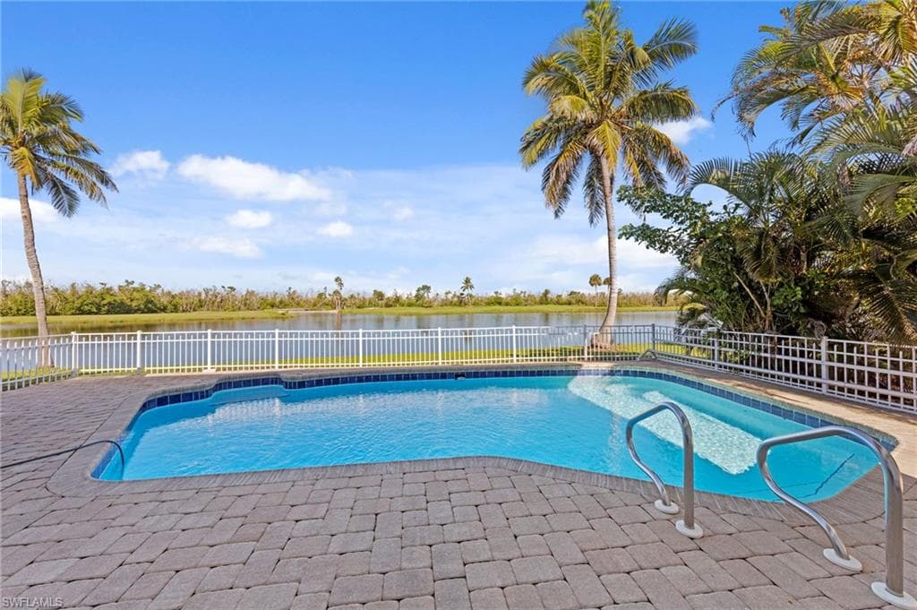 1558 Sand Castle RD, SANIBEL FL 33957-38