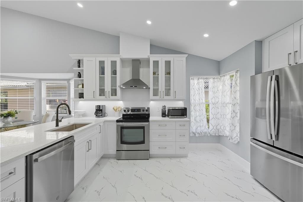 3605 Corinthian WAY, NAPLES FL 34105-1