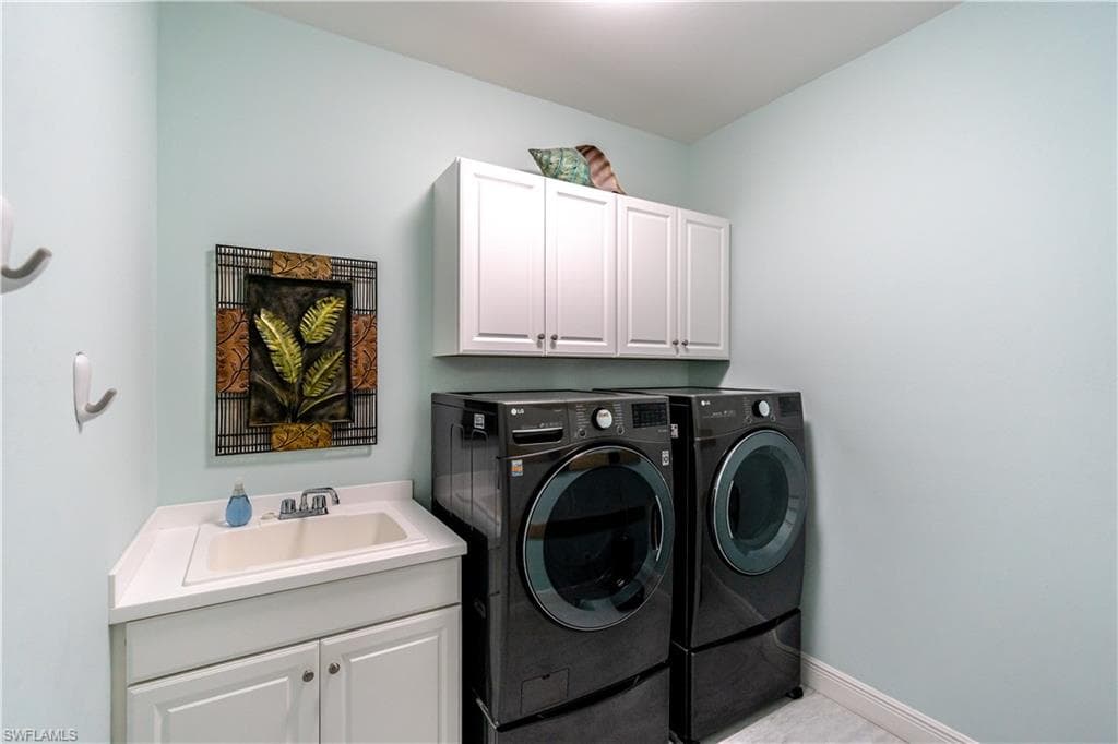 7590 Cypress Walk DR, FORT MYERS FL 33966-28