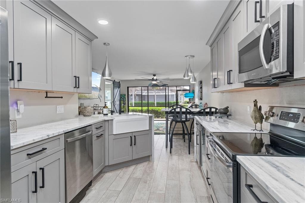 912 SW 48th TER # 107, CAPE CORAL FL 33914-7