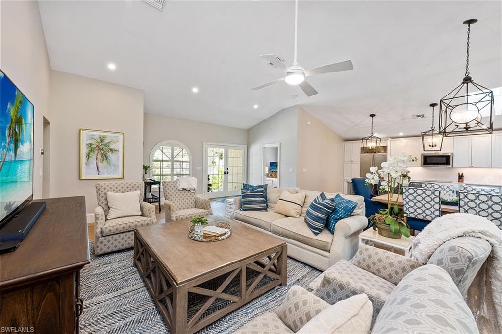 381 Leatherfern LN, MARCO ISLAND FL 34145-3