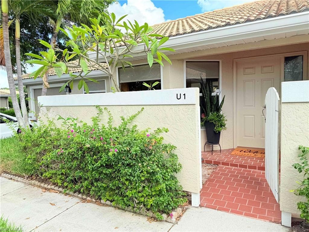 337 Emerald Bay CIR # U1, NAPLES FL 34110-26