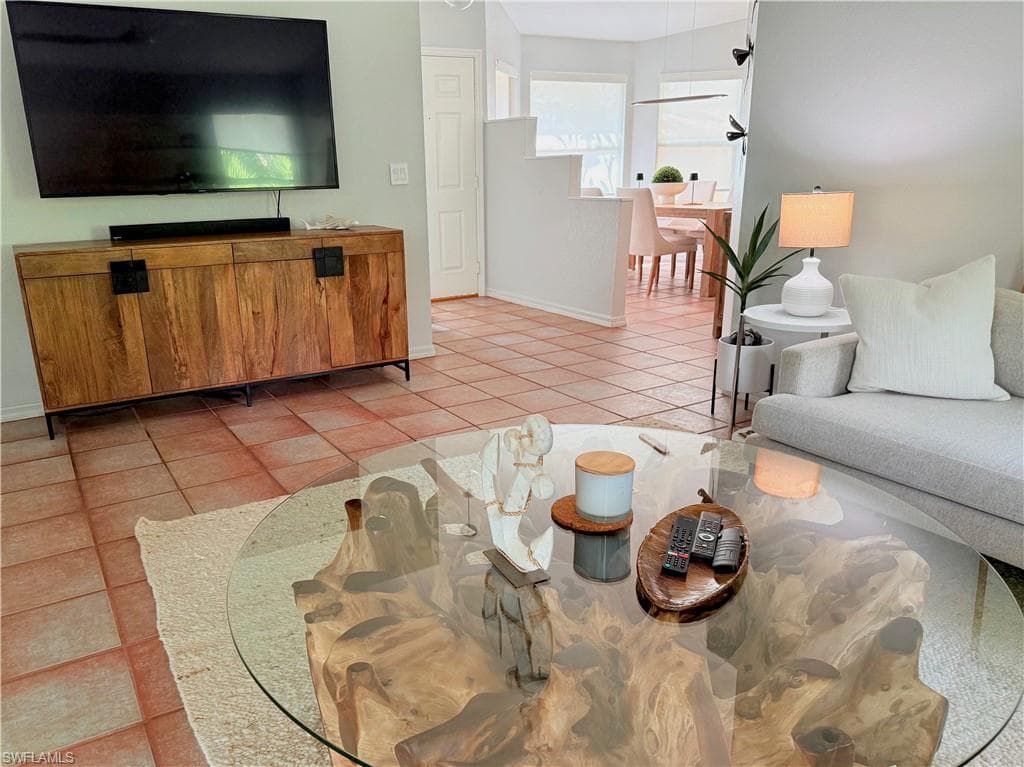 337 Emerald Bay CIR # U1, NAPLES FL 34110-5