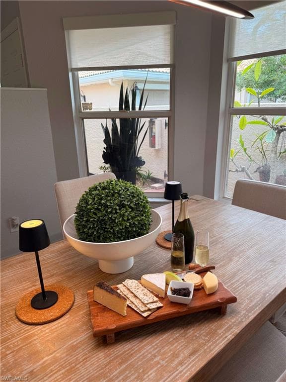 337 Emerald Bay CIR # U1, NAPLES FL 34110-8