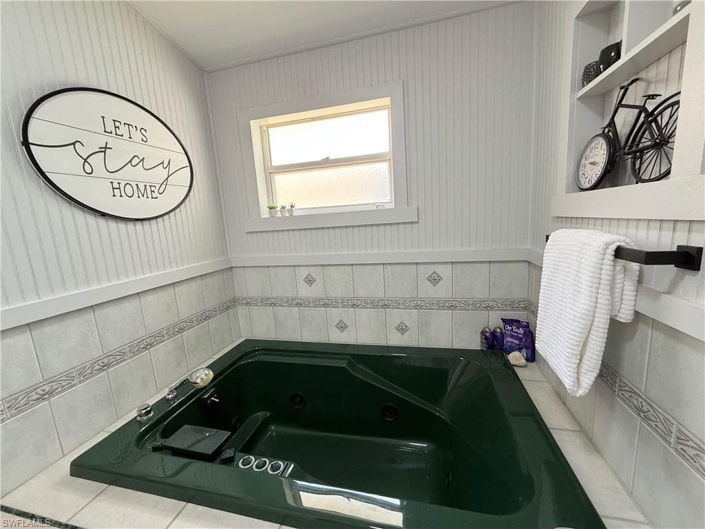 337 Emerald Bay CIR # U1, NAPLES FL 34110-18