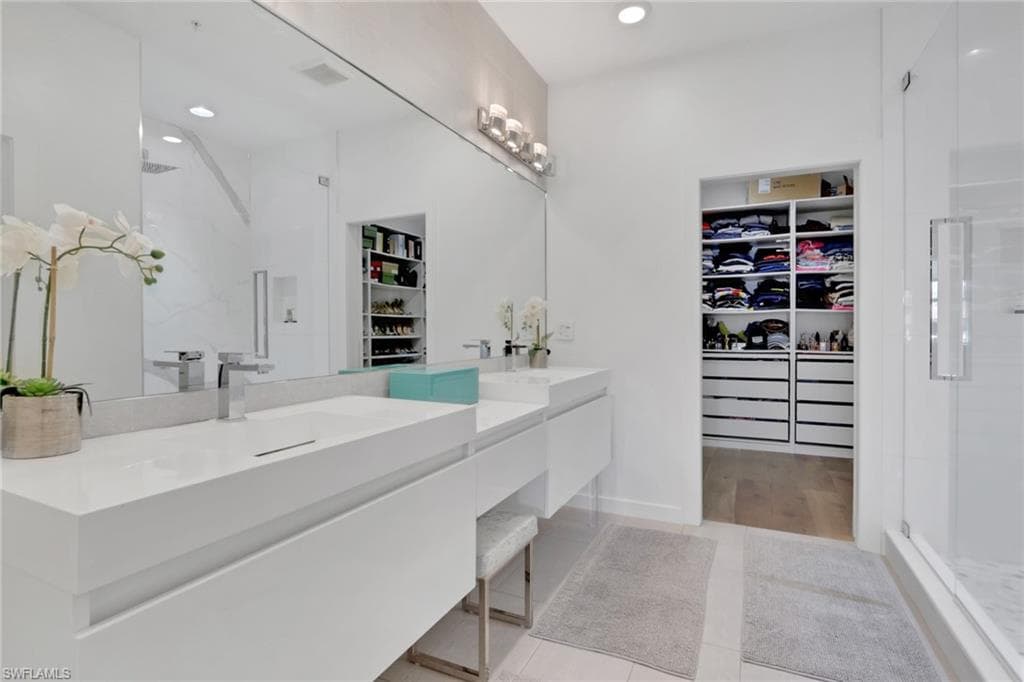 15161 Palmer Lake CIR # 202, NAPLES FL 34109-15