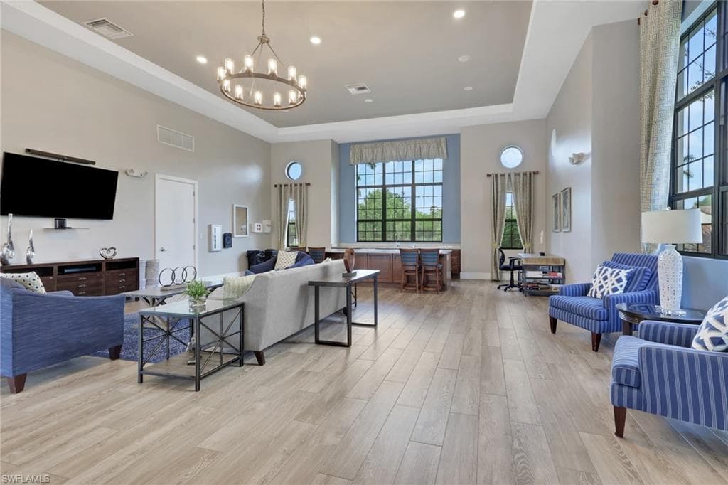 15161 Palmer Lake CIR # 202, NAPLES FL 34109-27