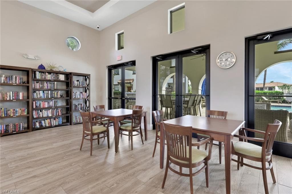 15161 Palmer Lake CIR # 202, NAPLES FL 34109-29