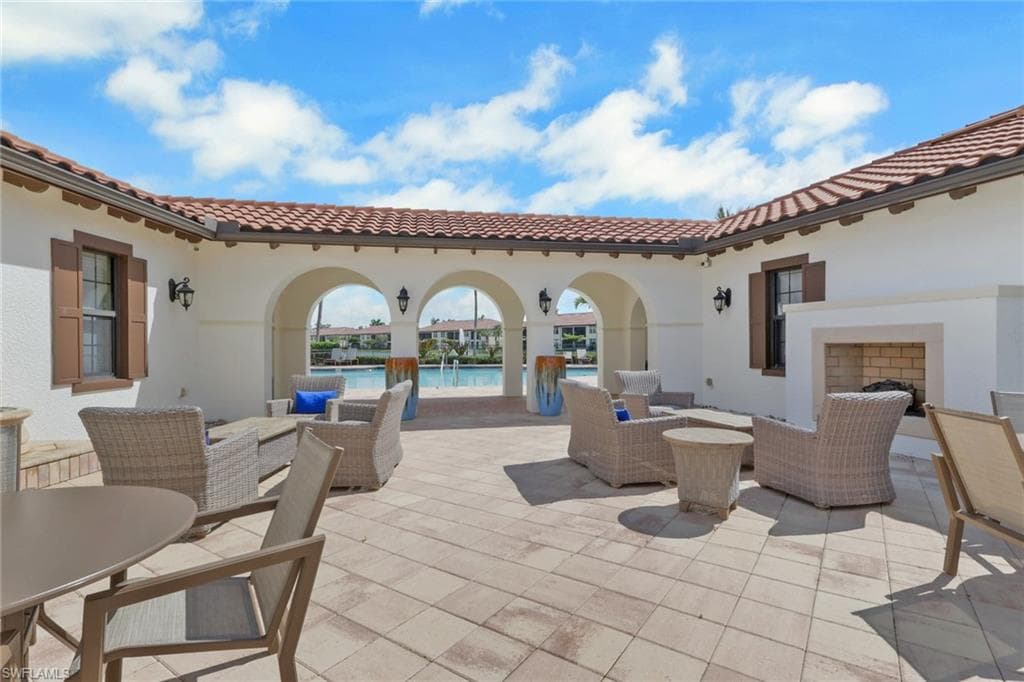 15161 Palmer Lake CIR # 202, NAPLES FL 34109-34