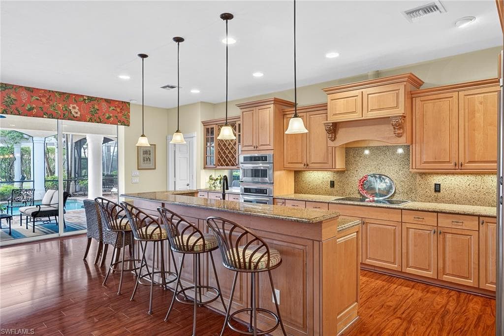 556 Eagle Creek DR, NAPLES FL 34113-8