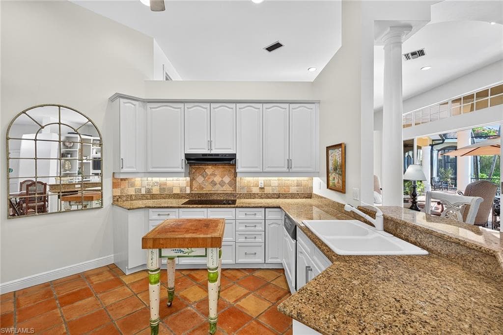 556 Eagle Creek DR, NAPLES FL 34113-29