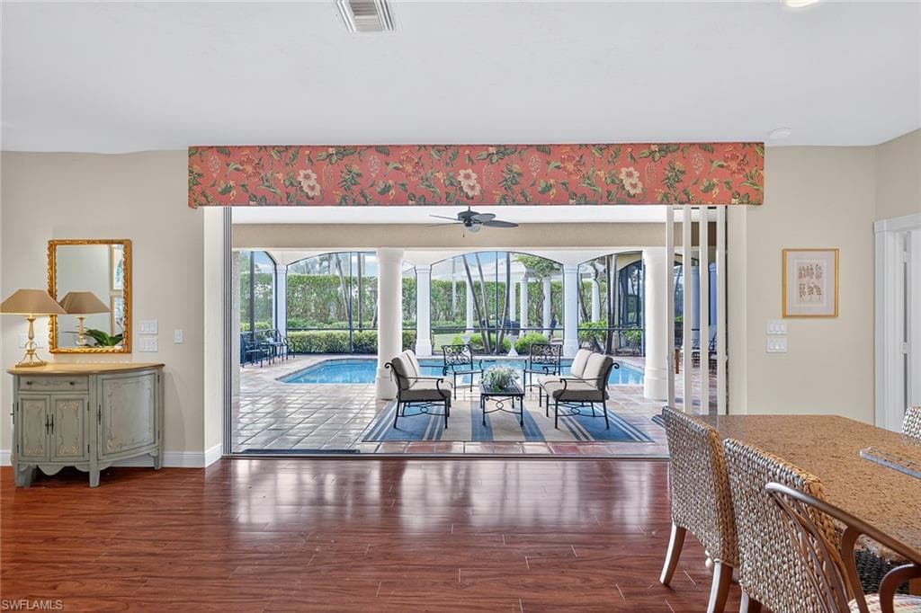 556 Eagle Creek DR, NAPLES FL 34113-9