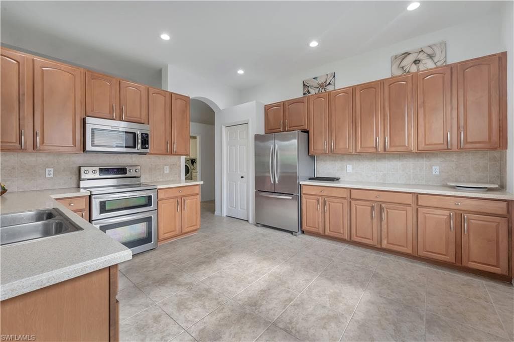 14095 Mirror CT, NAPLES FL 34114-12