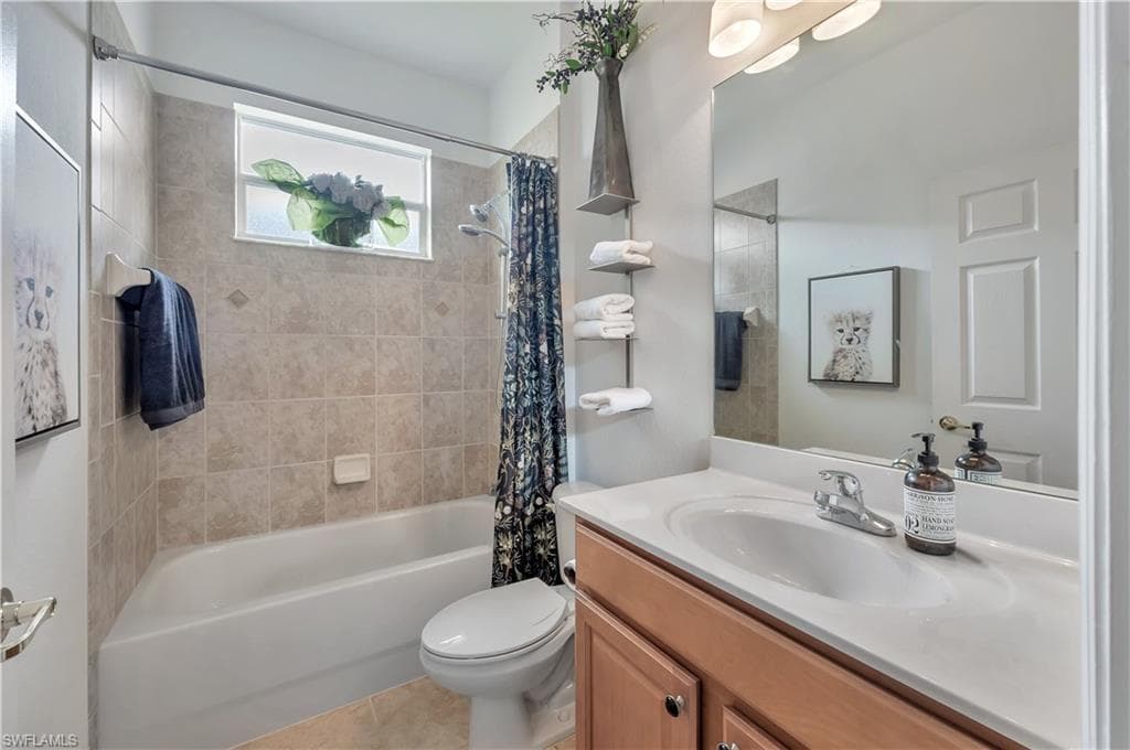 14095 Mirror CT, NAPLES FL 34114-19