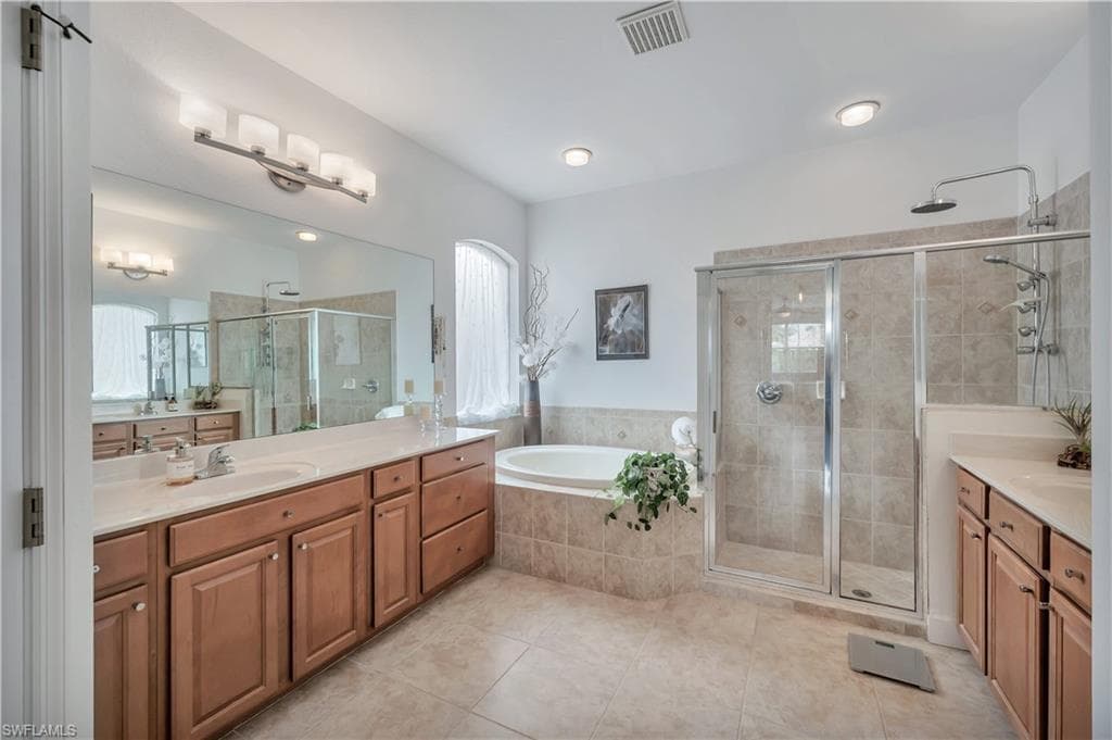 14095 Mirror CT, NAPLES FL 34114-17