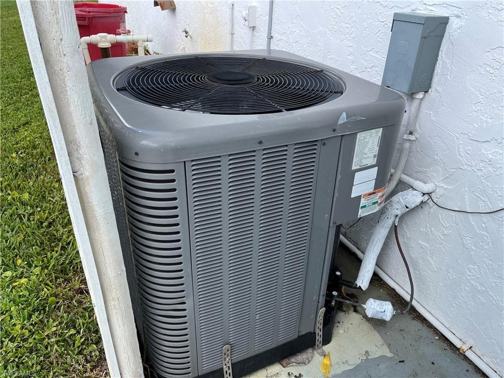 12878 Iona RD, FORT MYERS FL 33908-28