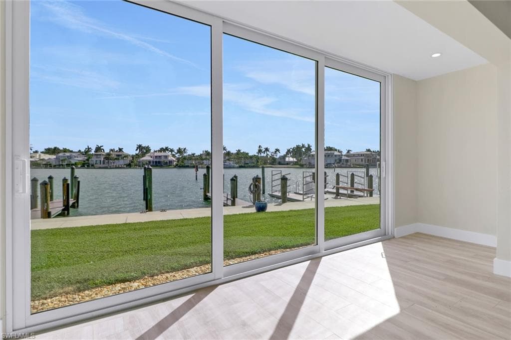 2500 Gulf Shore BLVD N # S10, NAPLES FL 34103-15