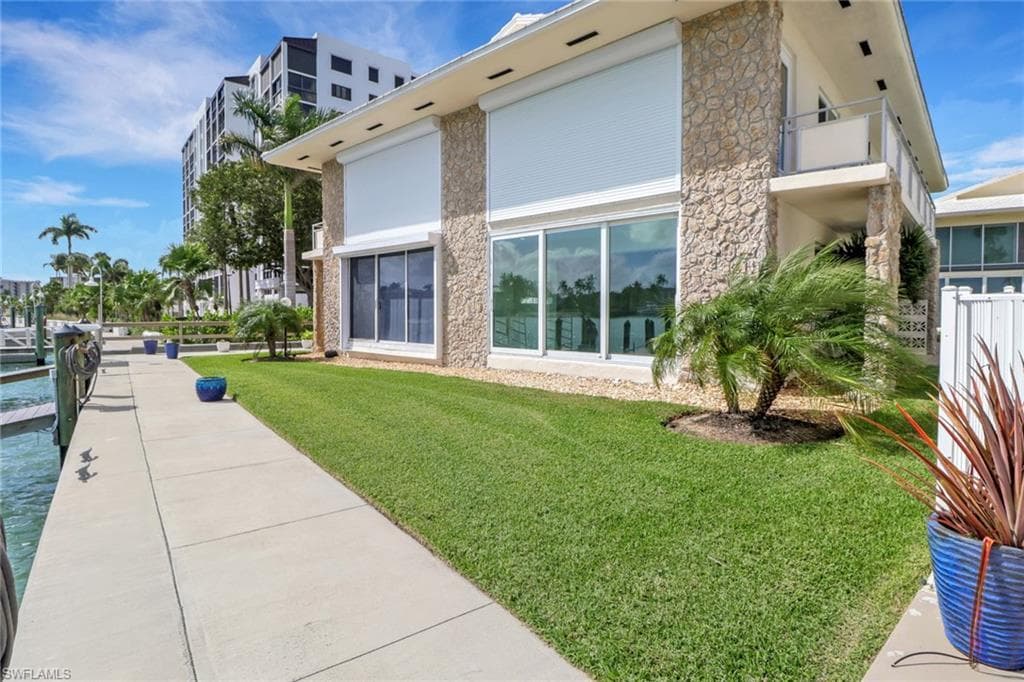 2500 Gulf Shore BLVD N # S10, NAPLES FL 34103-30