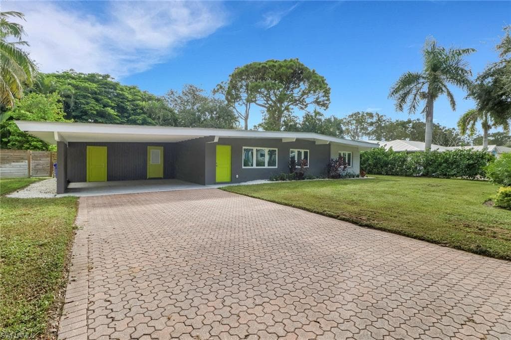 5150 Sand Dollar LN, NAPLES FL 34103-3