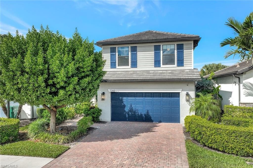 7265 Wilton DR, NAPLES FL 34109-1