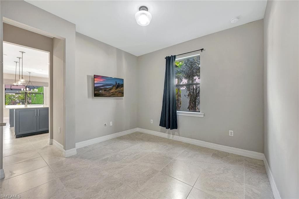 7265 Wilton DR, NAPLES FL 34109-27