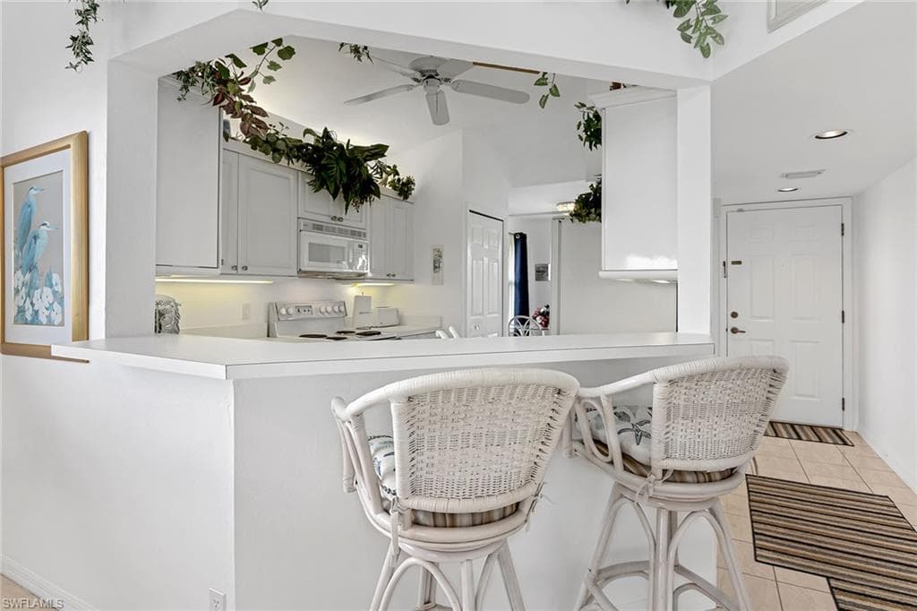 300 Horse Creek DR # 408, NAPLES FL 34110-1