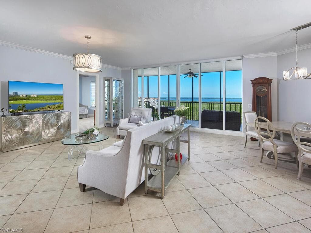 23850 Via Italia CIR 805-5