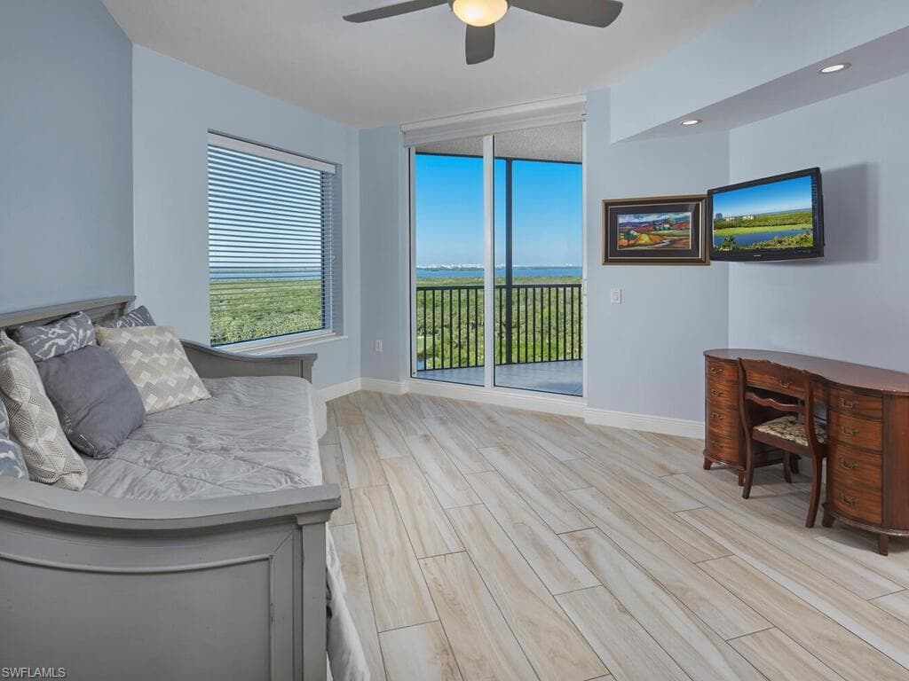23850 Via Italia CIR 805-15