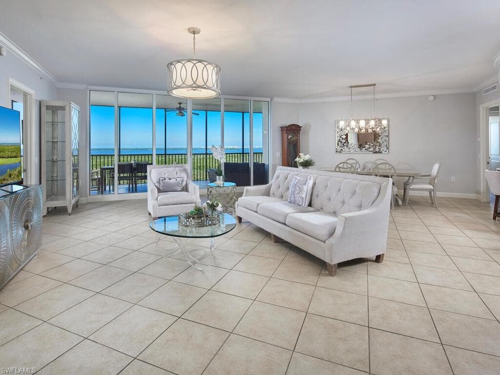 23850 Via Italia CIR 805-4