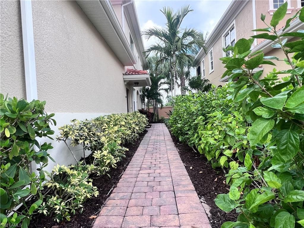 28008 Sosta LN # 4, BONITA SPRINGS FL 34135-24