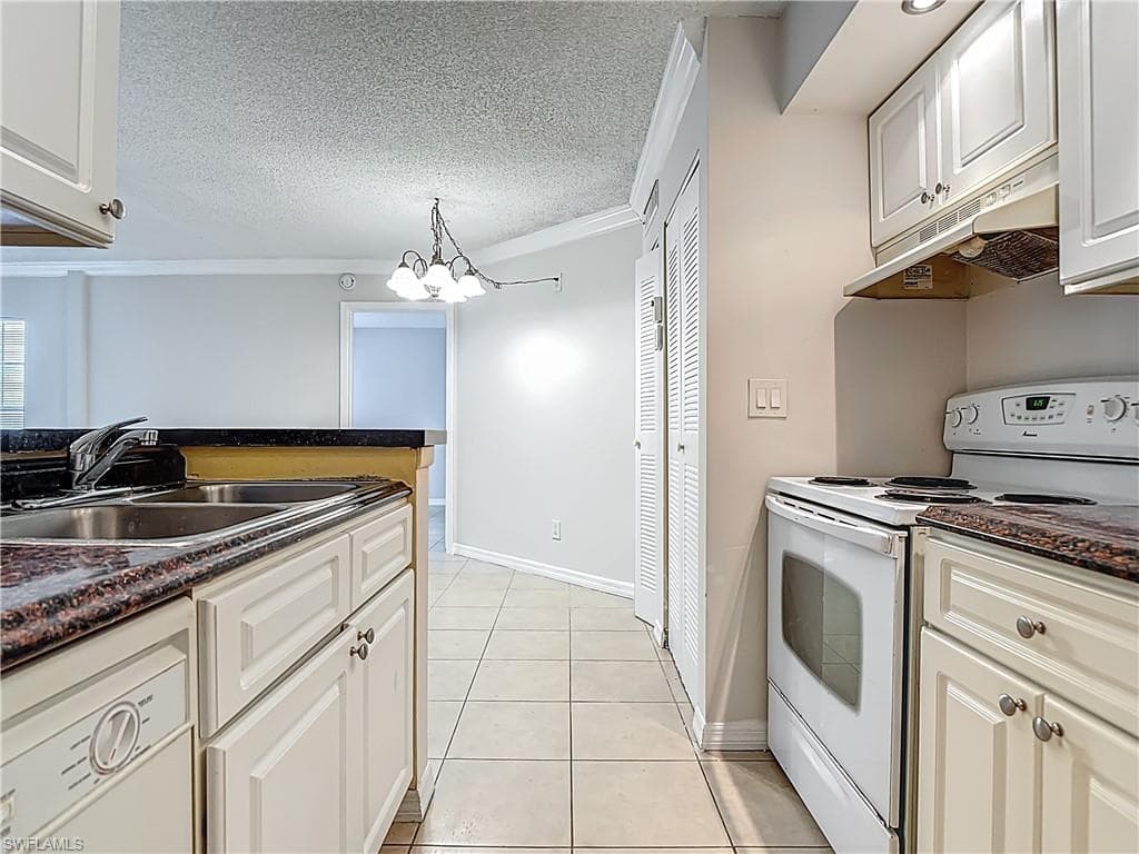 194 Santa Clara DR # 12, NAPLES FL 34104-15