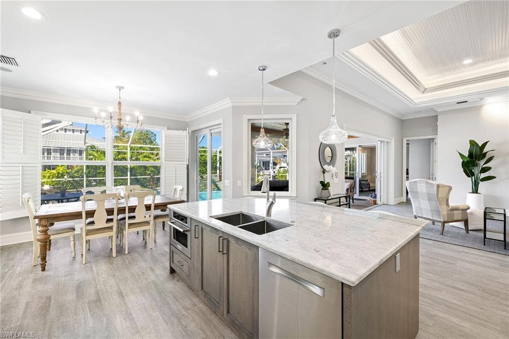 1900 Sandpiper ST, NAPLES FL 34102-12