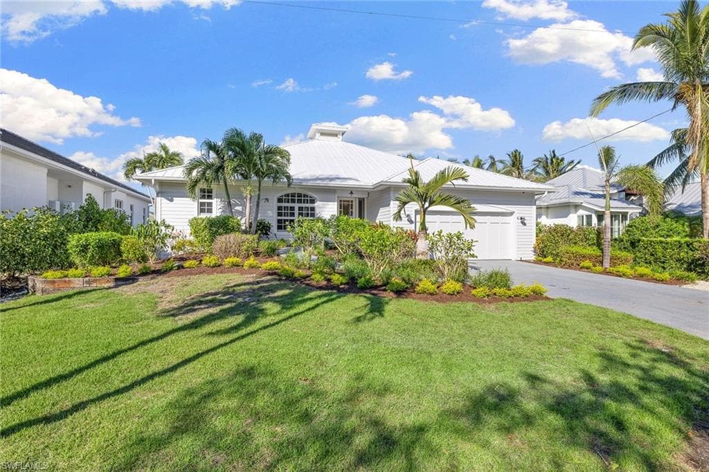 1900 Sandpiper ST, NAPLES FL 34102-46