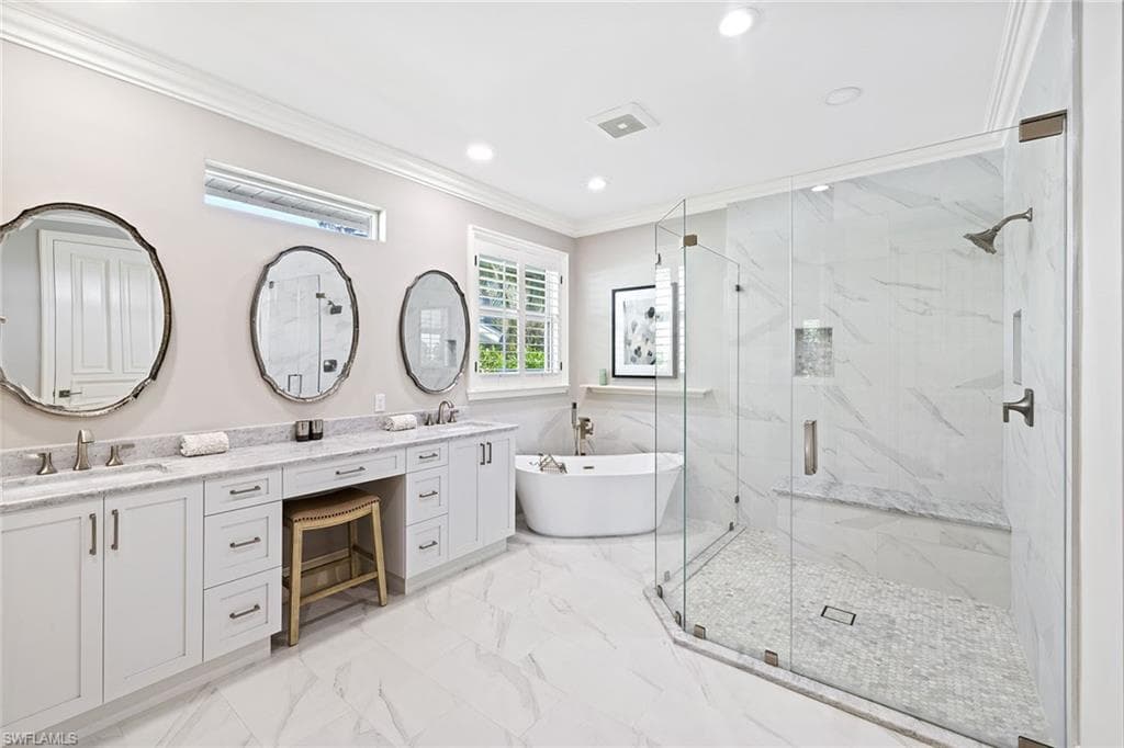 1900 Sandpiper ST, NAPLES FL 34102-19