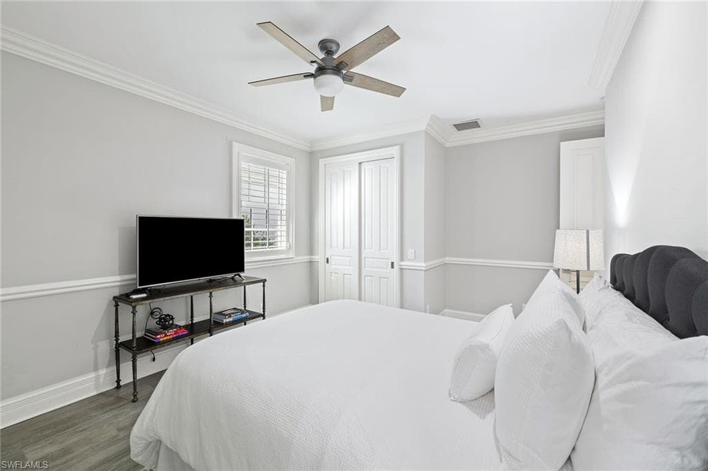 1900 Sandpiper ST, NAPLES FL 34102-23