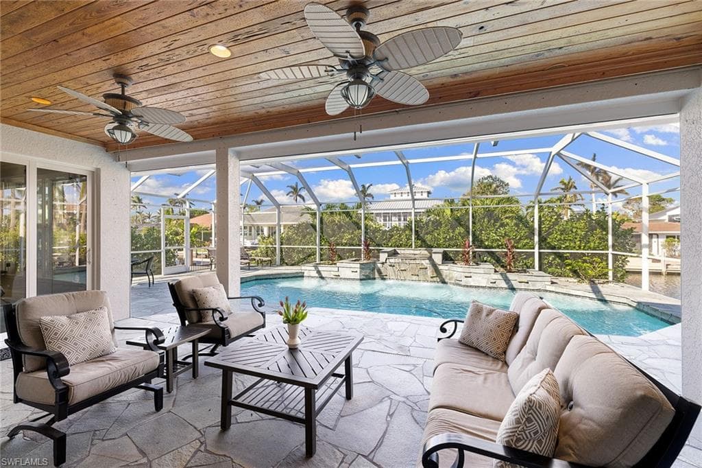 1900 Sandpiper ST, NAPLES FL 34102-33