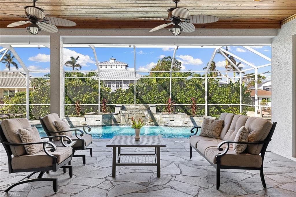 1900 Sandpiper ST, NAPLES FL 34102-32