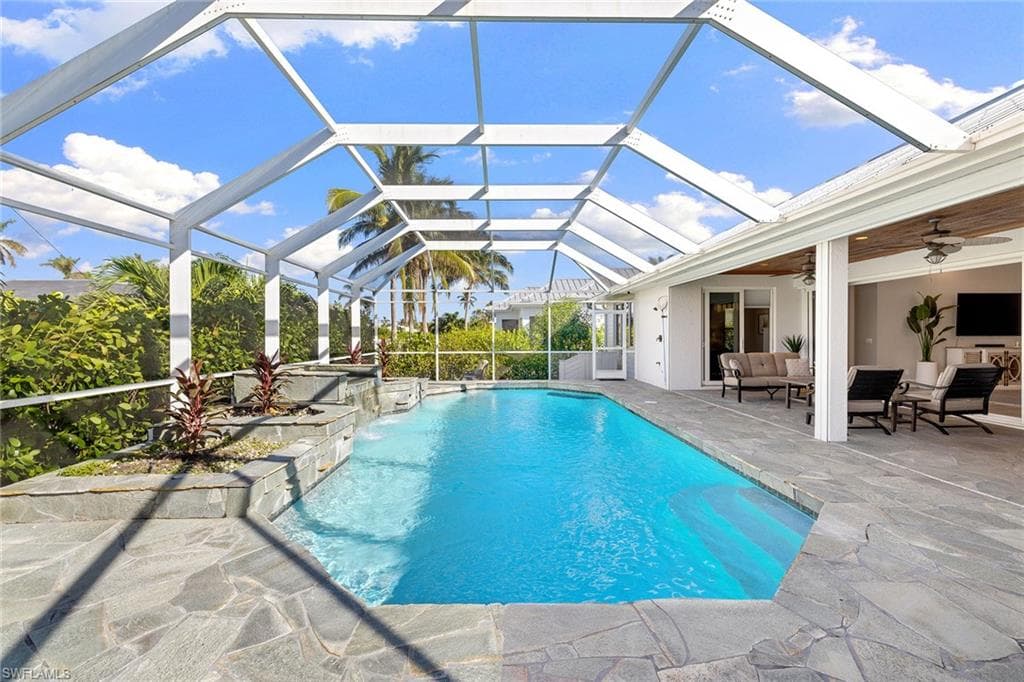 1900 Sandpiper ST, NAPLES FL 34102-40