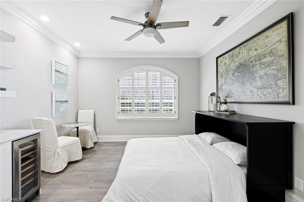 1900 Sandpiper ST, NAPLES FL 34102-28