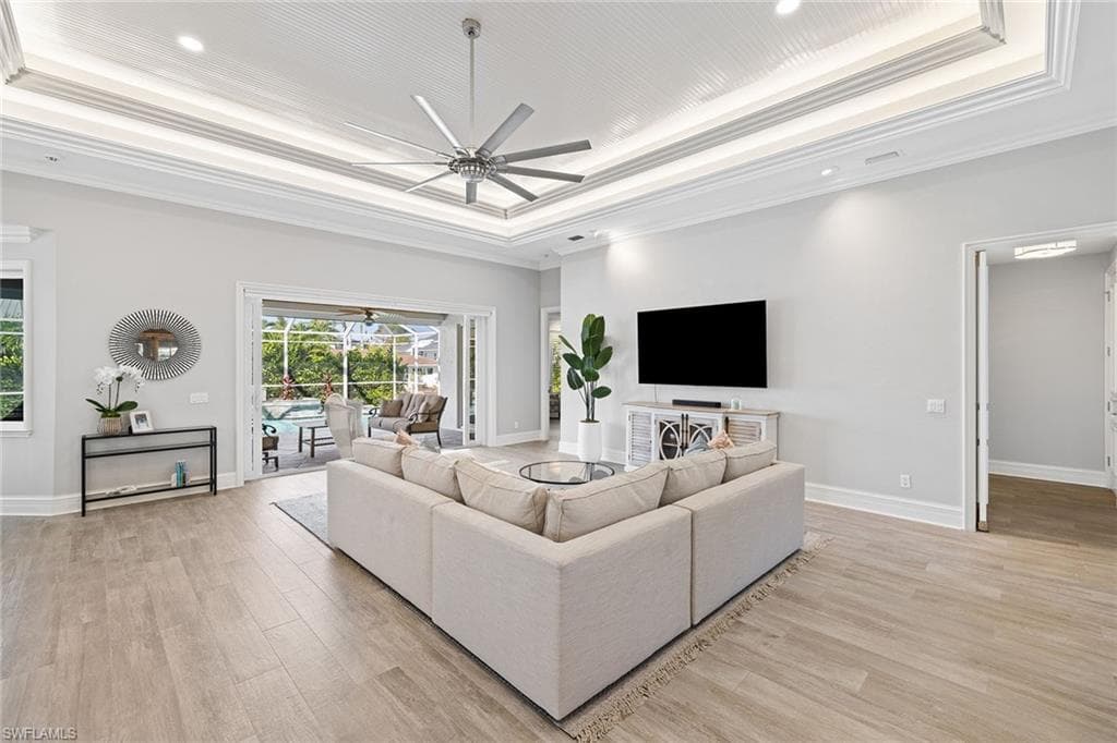 1900 Sandpiper ST, NAPLES FL 34102-7